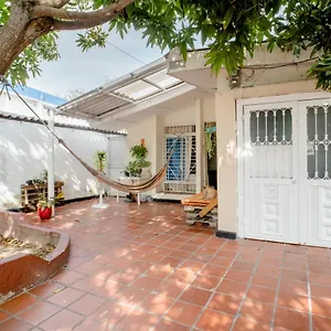  Habitación en casa particular Privada En Casa De Mis Padres